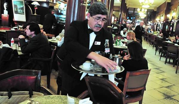 Cafe-Tortoni-Buenos-Aires-CERUTTI_CLAIMA20140608_0049_28